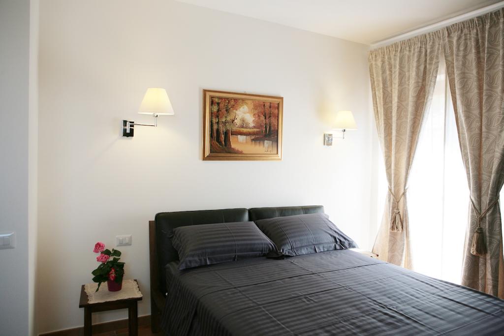 Relax In Piazzetta Casa E Appartamento Per Vacanze Trevignano Romano Habitación foto